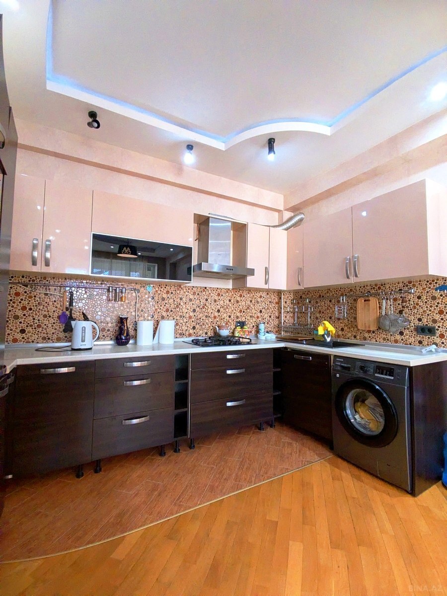 2 otaqlı Yeni tikili, 8 Noyabr m., Bakı