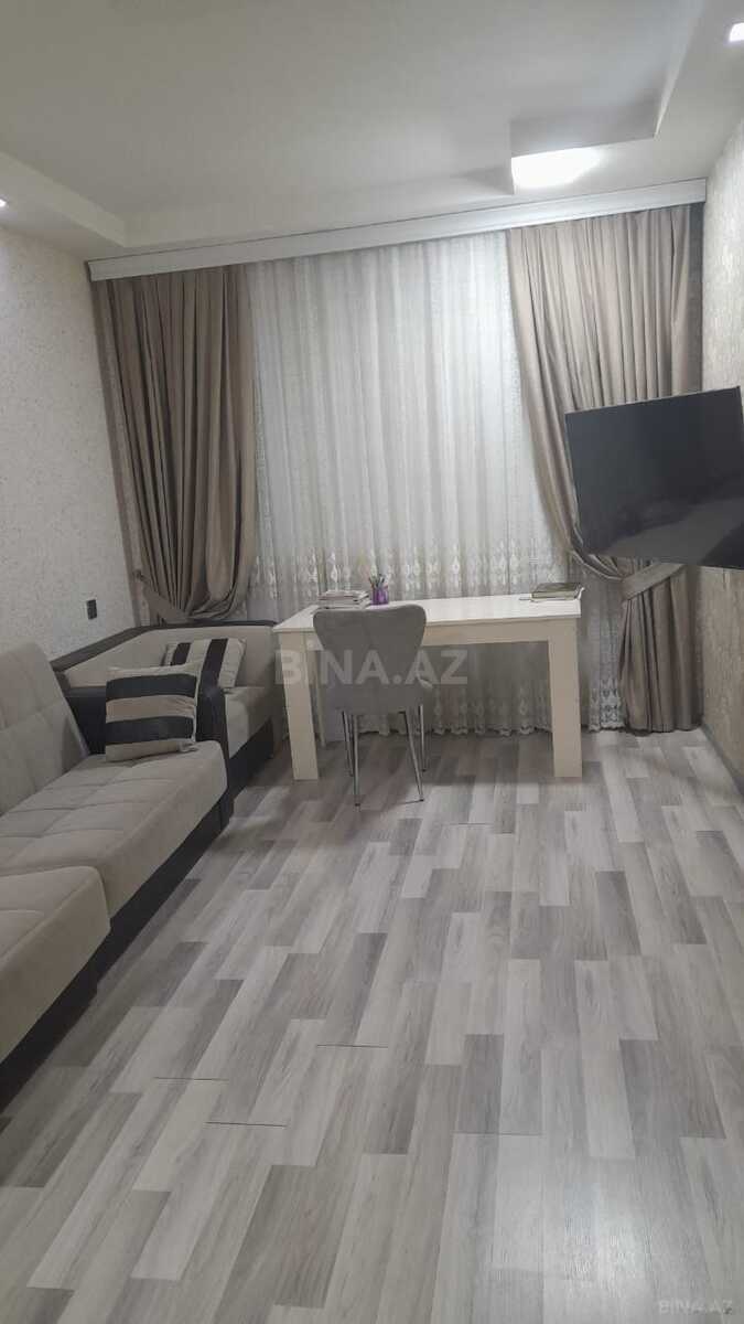4 otaqlı Köhnə tikili, Yeni Günəşli q., Bakı