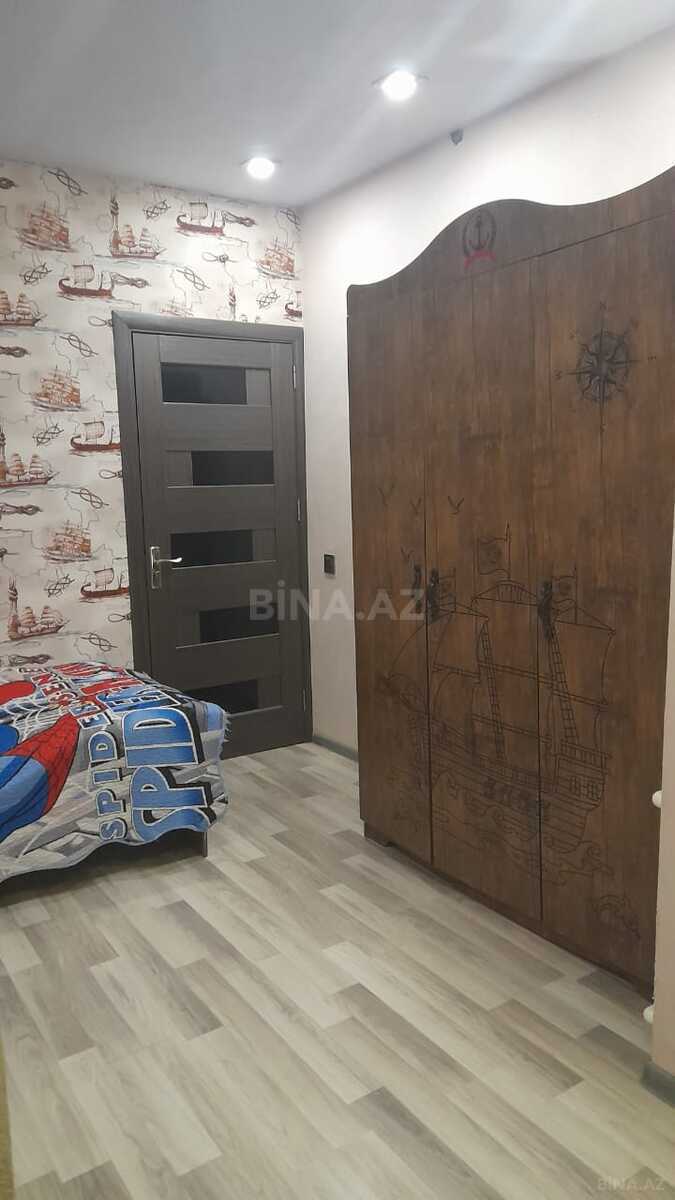 4 otaqlı Köhnə tikili, Yeni Günəşli q., Bakı