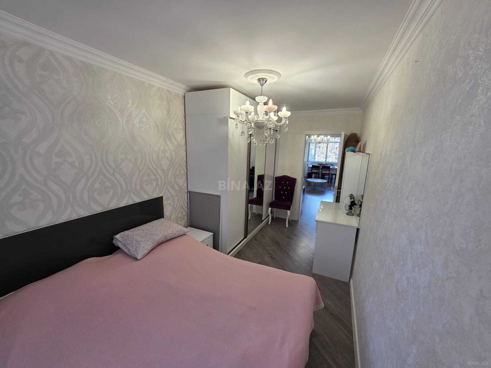 3 otaqlı Köhnə tikili, Neftçilər m., Bakı