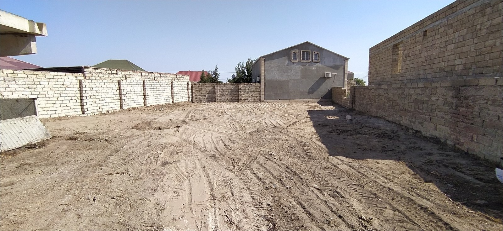 Torpaq Hövsan q., Bakı