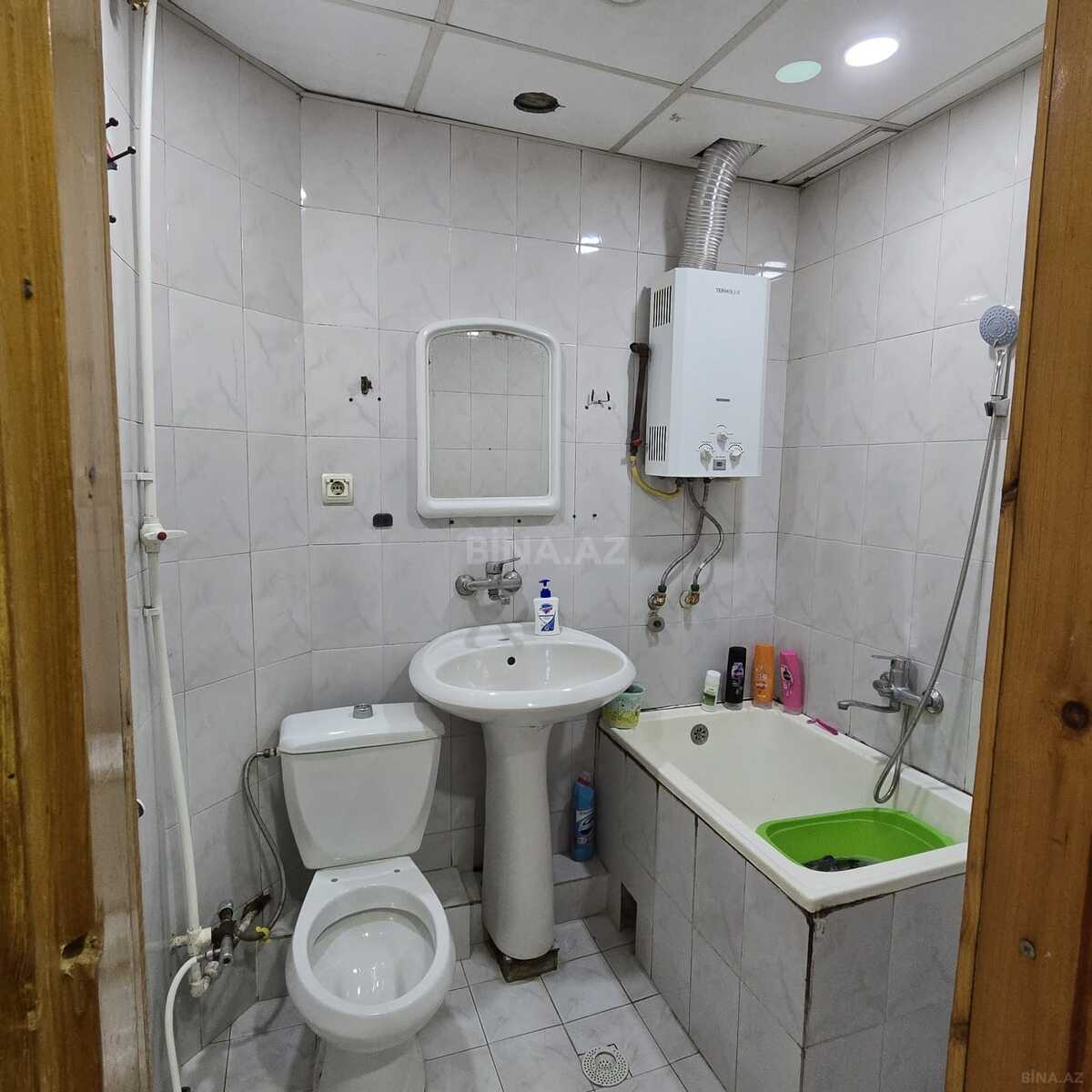 2 otaqlı Köhnə tikili, Xalqlar Dostluğu m., Bakı