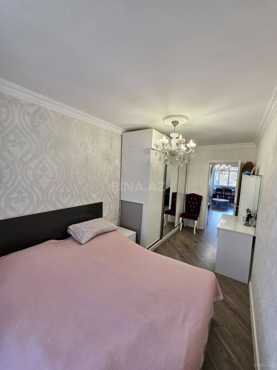 3 otaqlı Köhnə tikili, Neftçilər m., Bakı