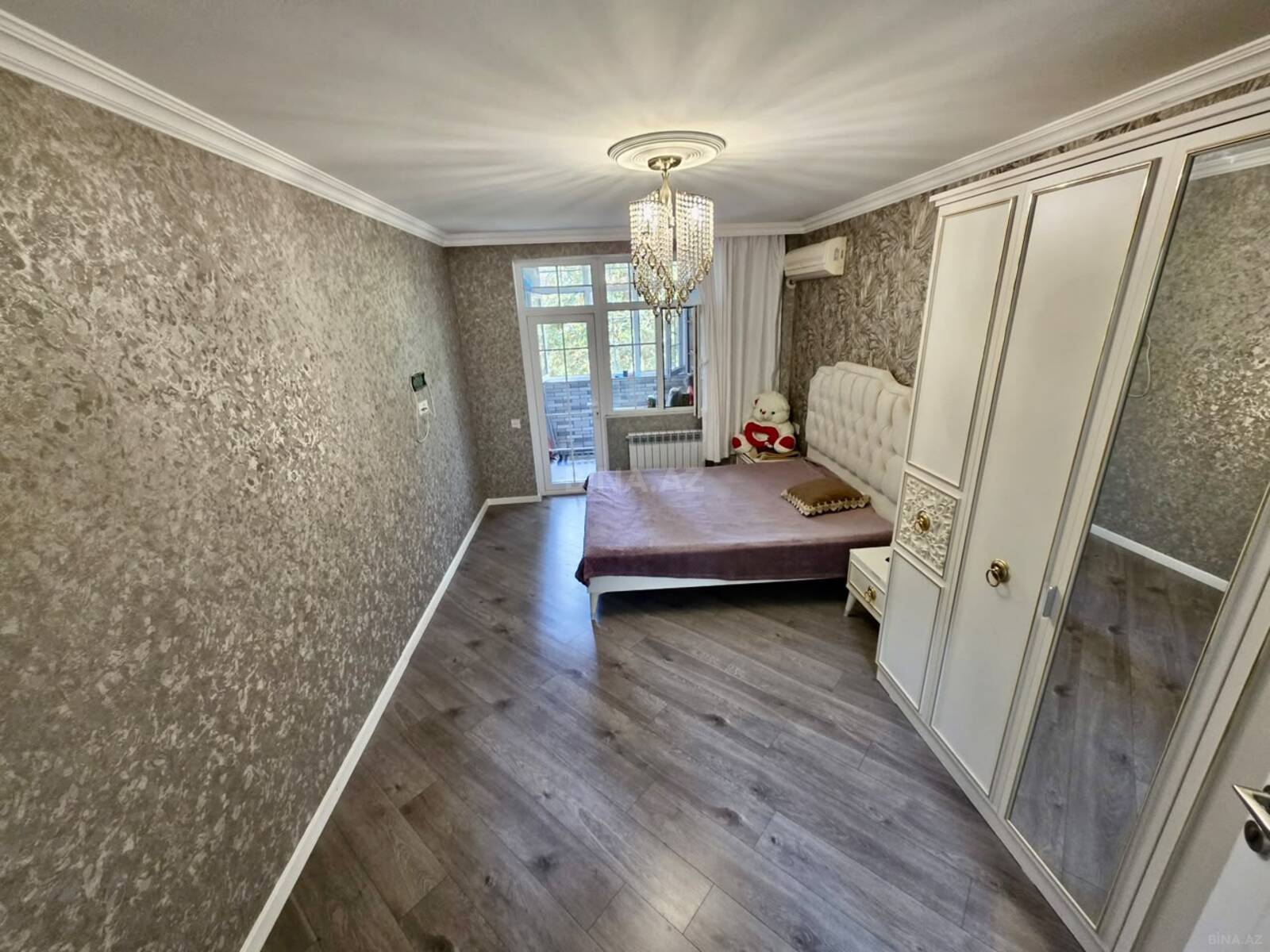 3 otaqlı Köhnə tikili, Neftçilər m., Bakı