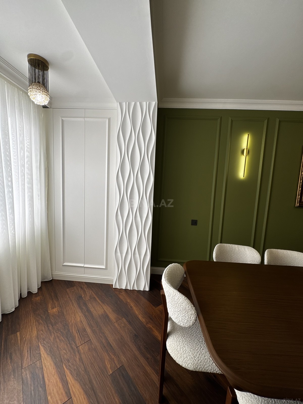 4 otaqlı Köhnə tikili, Bakıxanov q., Bakı