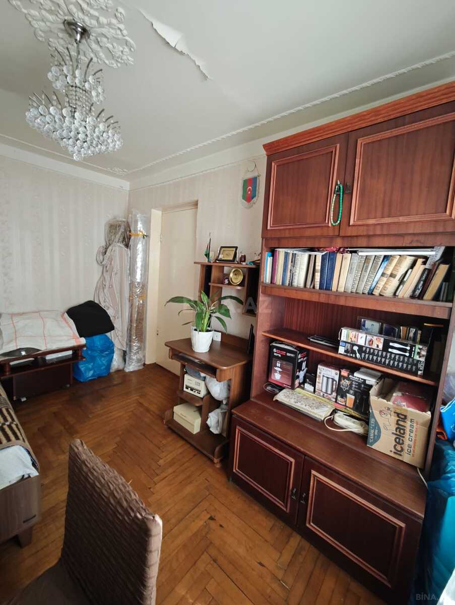 3 otaqlı Köhnə tikili, Neftçilər m., Bakı