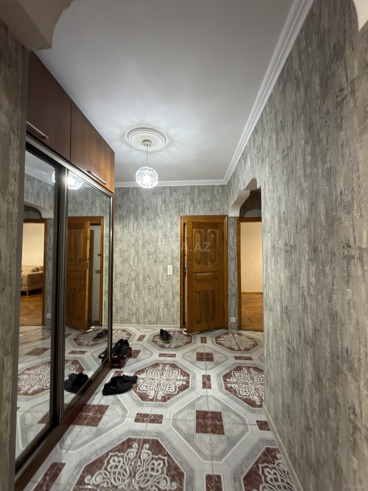 4 otaqlı Köhnə tikili, Əhmədli m., Bakı