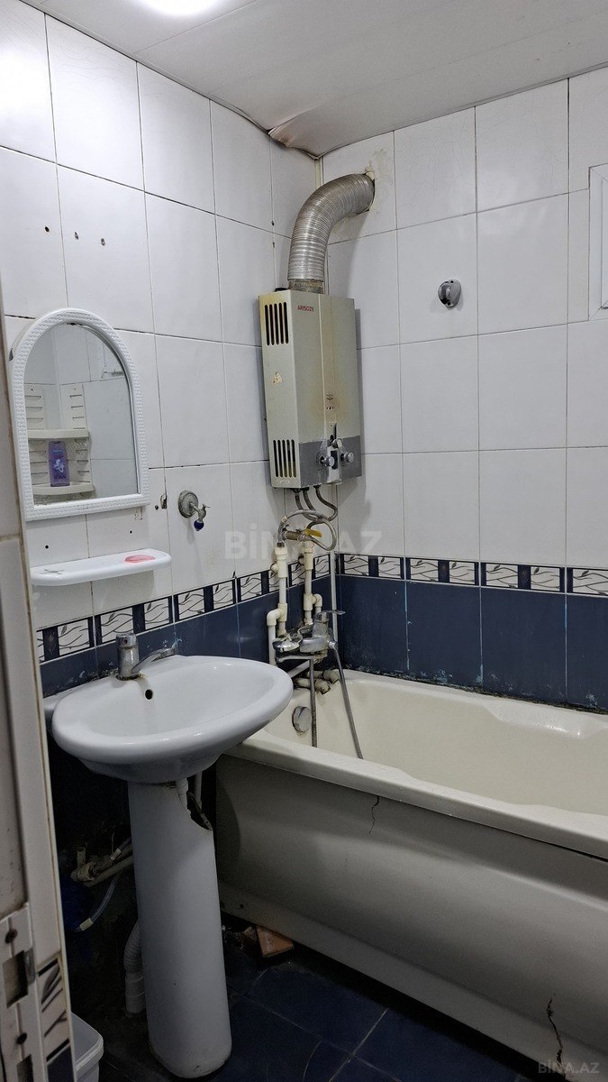 2 otaqlı Köhnə tikili, Memar Əcəmi m., Bakı