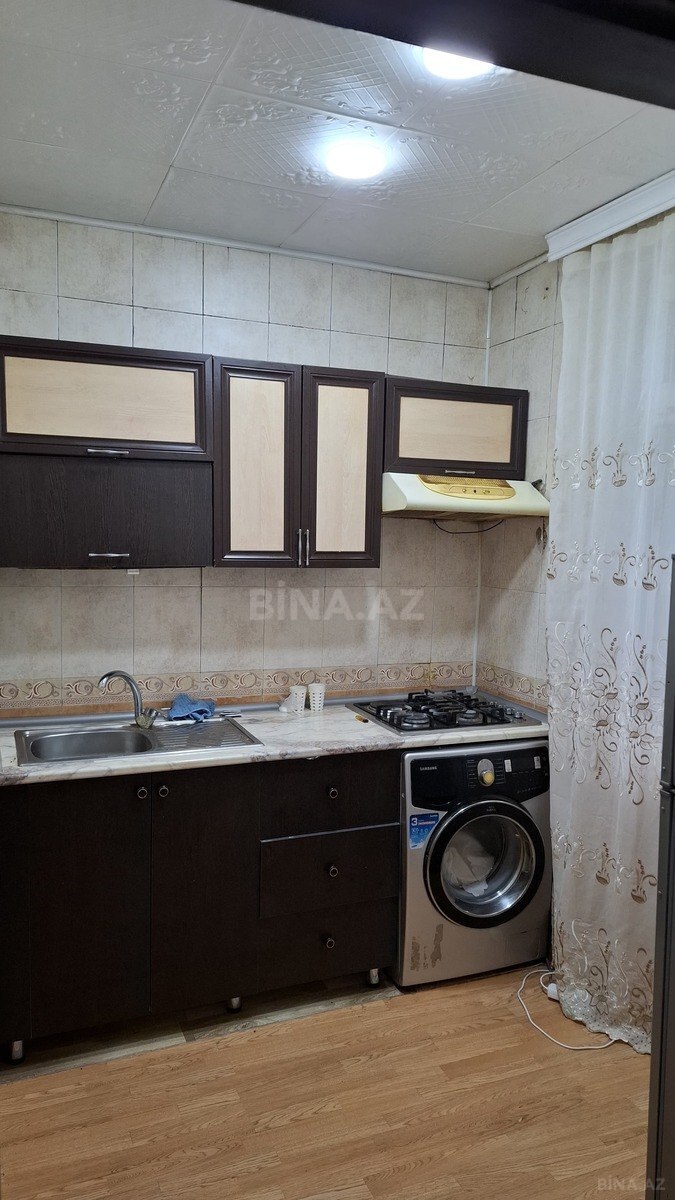 2 otaqlı Köhnə tikili, Memar Əcəmi m., Bakı