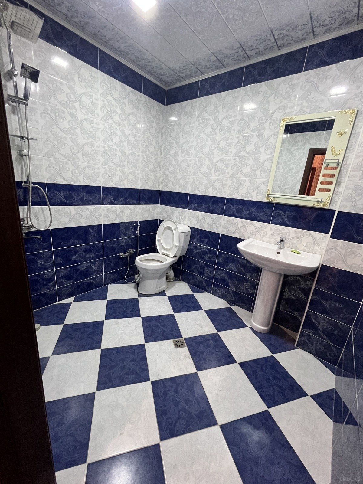 3 otaqlı Yeni tikili, Xırdalan
