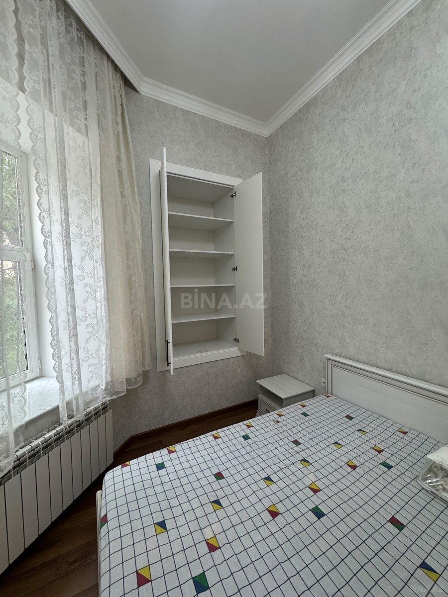 3 otaqlı Köhnə tikili, Nizami m., Bakı