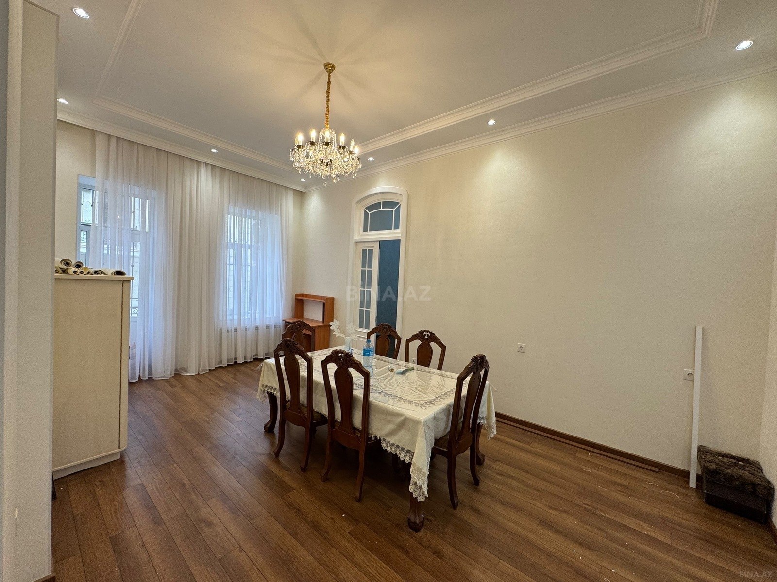 3 otaqlı Köhnə tikili, Nizami m., Bakı