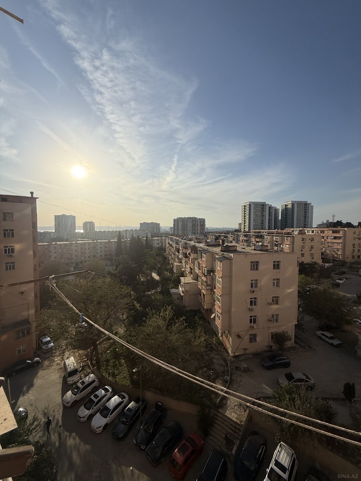 3 otaqlı Köhnə tikili, Həzi Aslanov m., Bakı