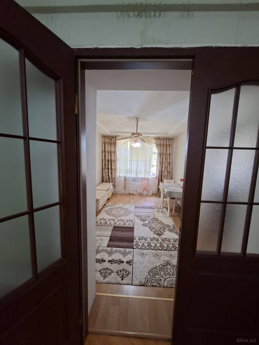 3 otaqlı Köhnə tikili, Elmlər Akademiyası m., Bakı