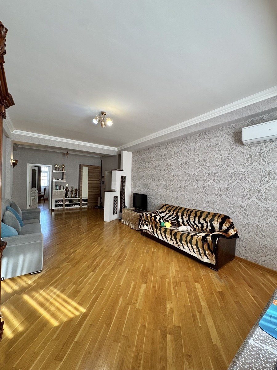 3 otaqlı Yeni tikili, İnşaatçılar m., Bakı
