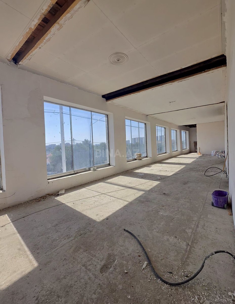 2000.0 m², Bülbülə