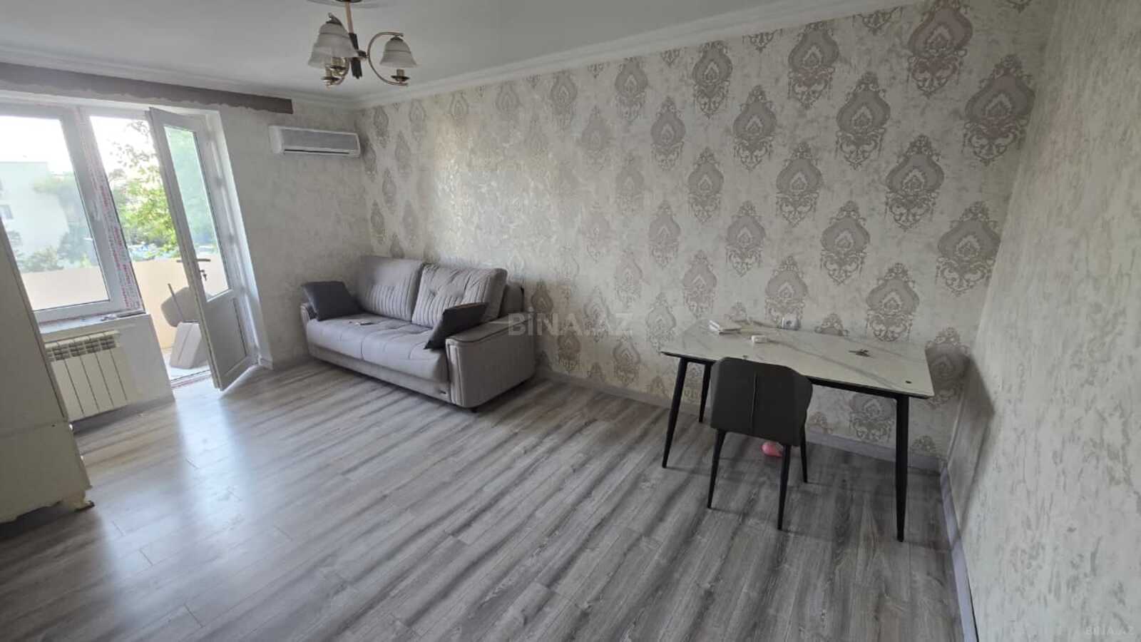 1 otaqlı Köhnə tikili, Qara Qarayev m., Bakı