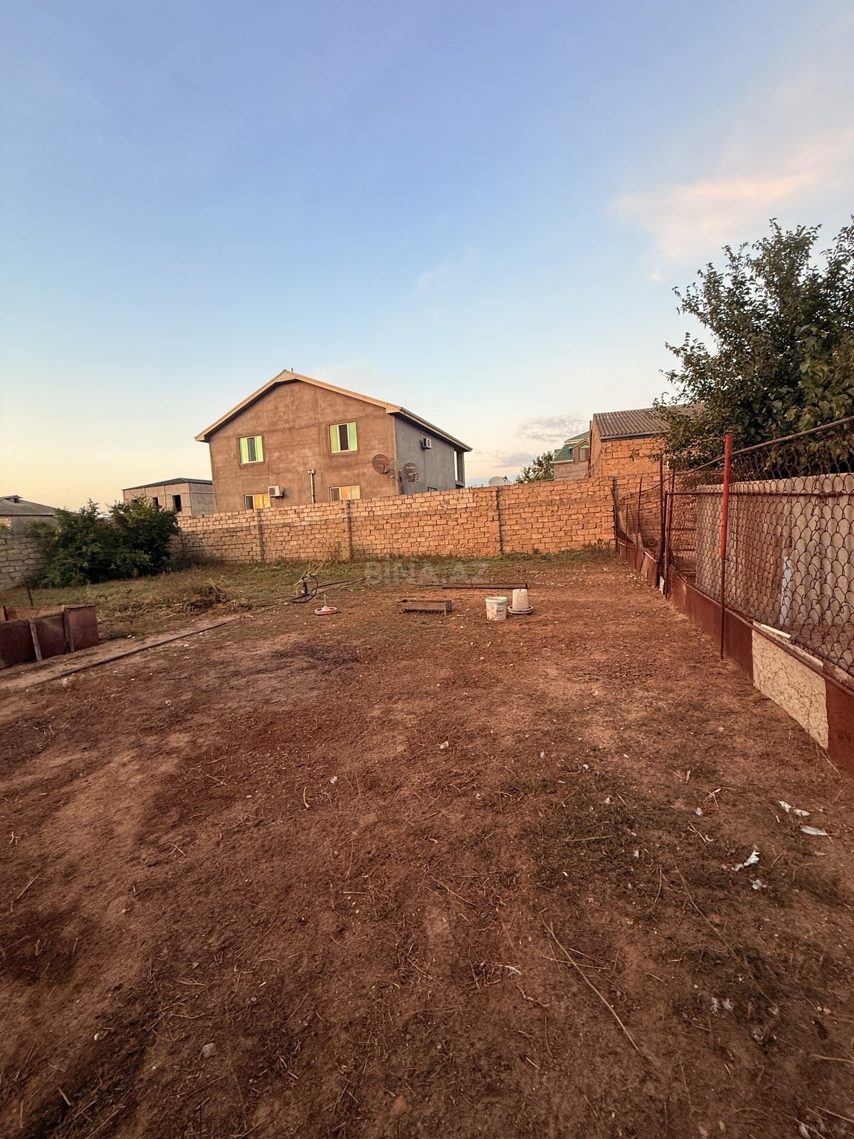 Torpaq Binə q., Bakı