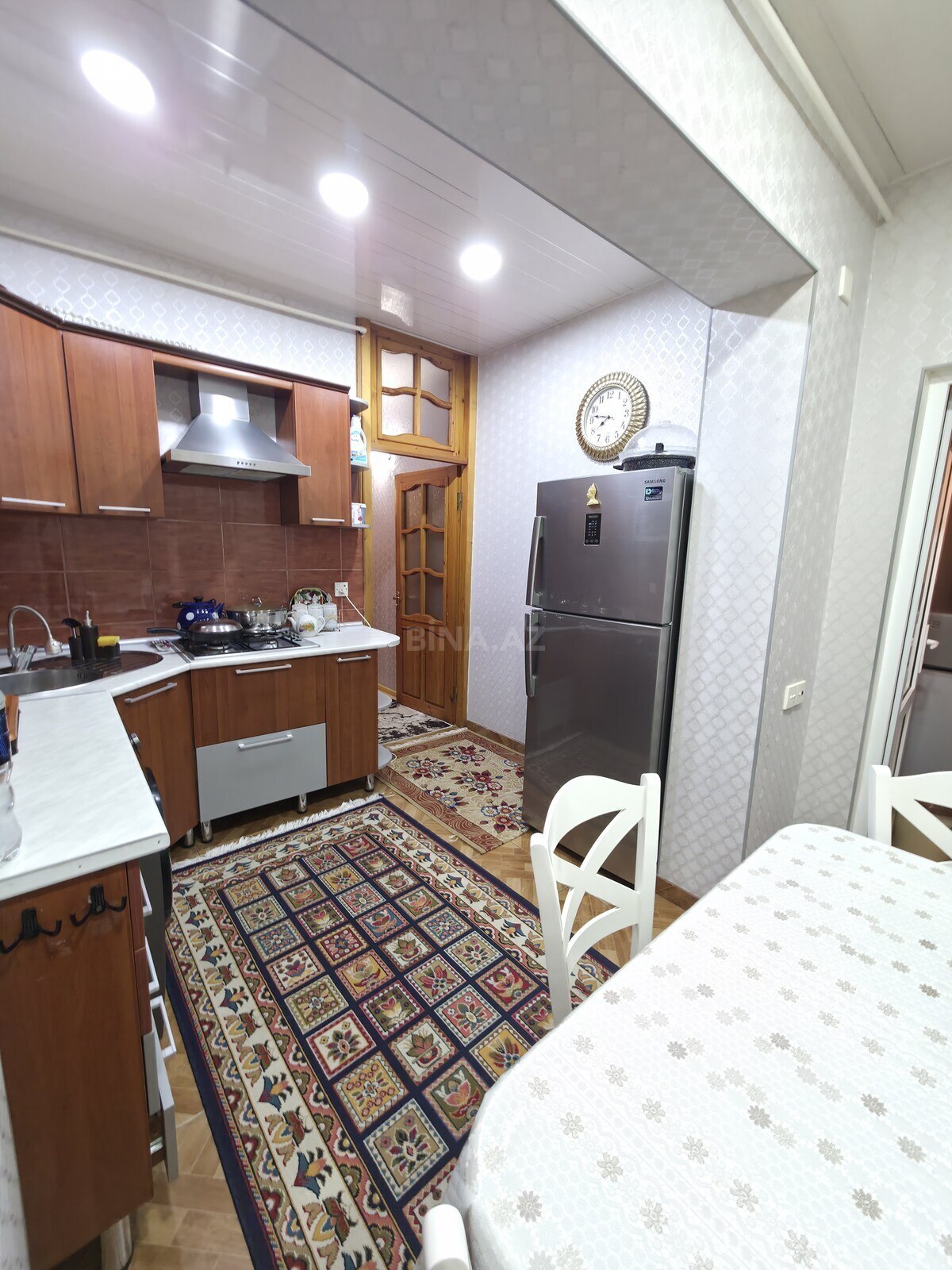 3 otaqlı Köhnə tikili, Bakıxanov q., Bakı