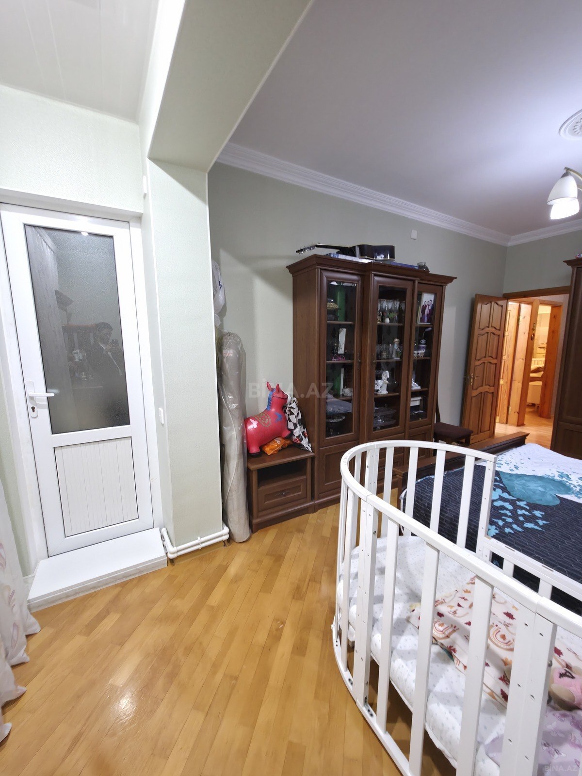 3 otaqlı Köhnə tikili, Bakıxanov q., Bakı