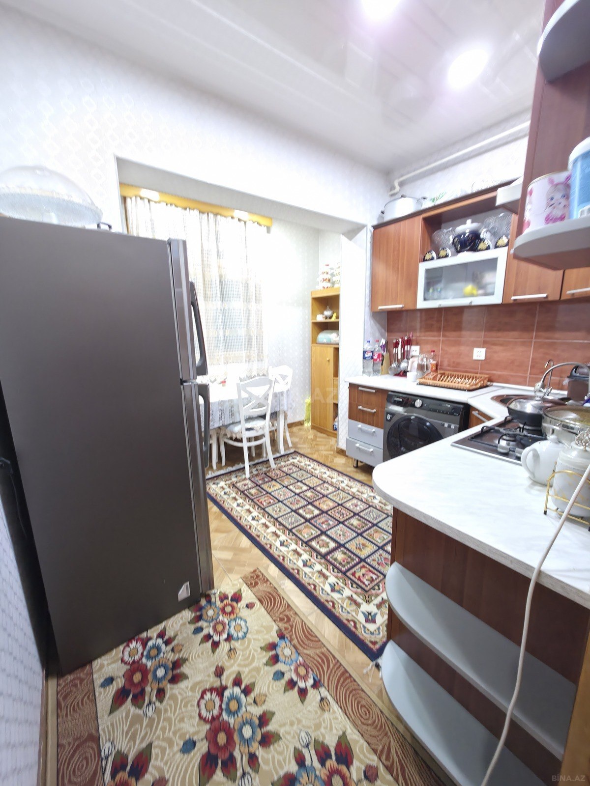 3 otaqlı Köhnə tikili, Bakıxanov q., Bakı