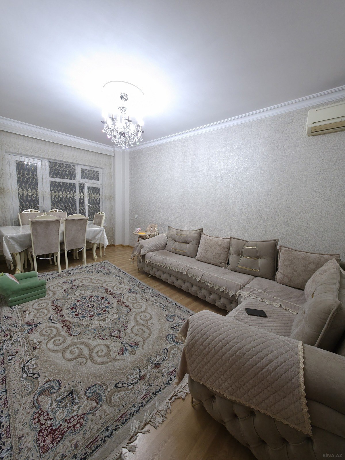 3 otaqlı Köhnə tikili, Bakıxanov q., Bakı