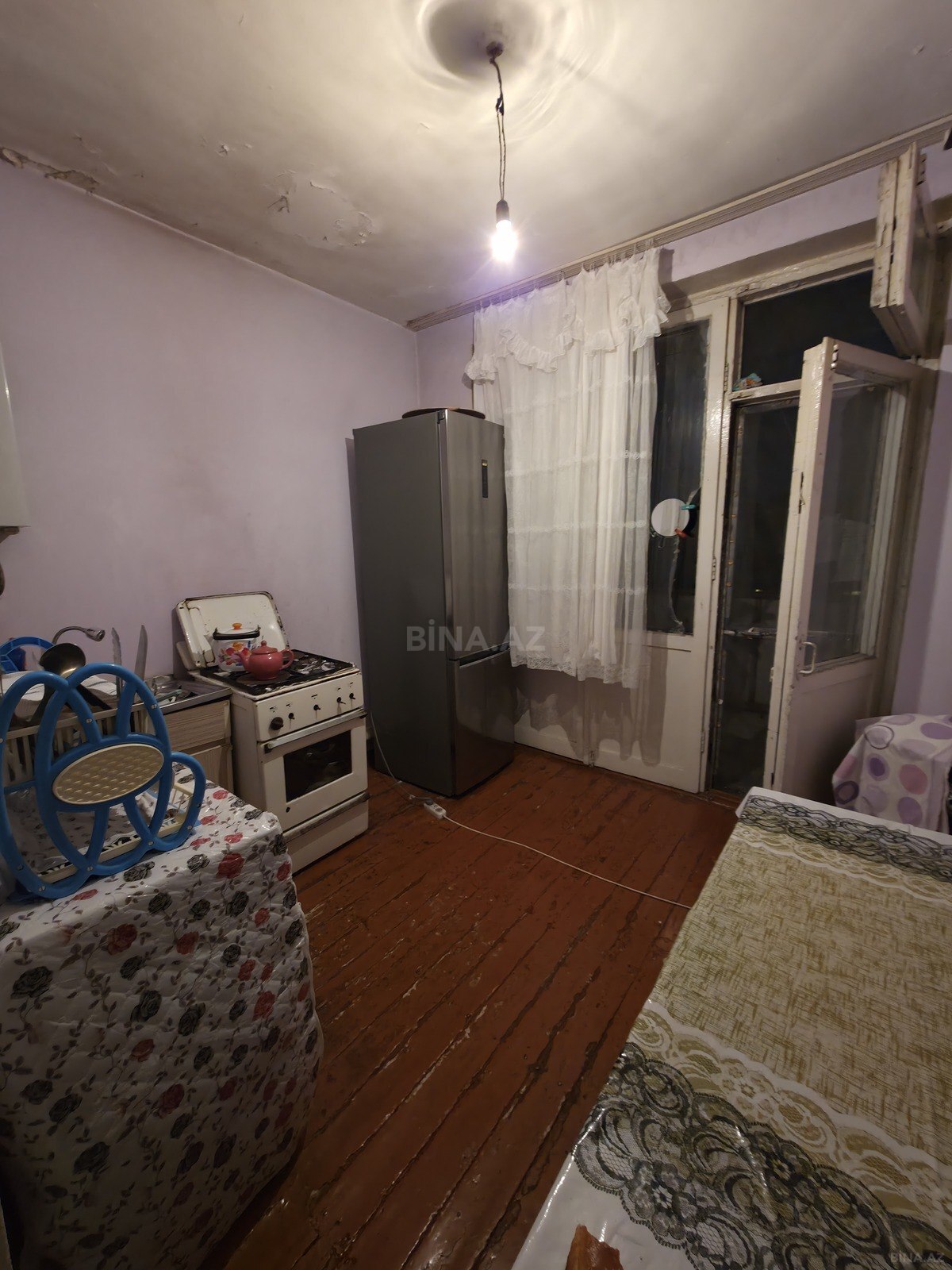 3 otaqlı Köhnə tikili, Bakıxanov q., Bakı