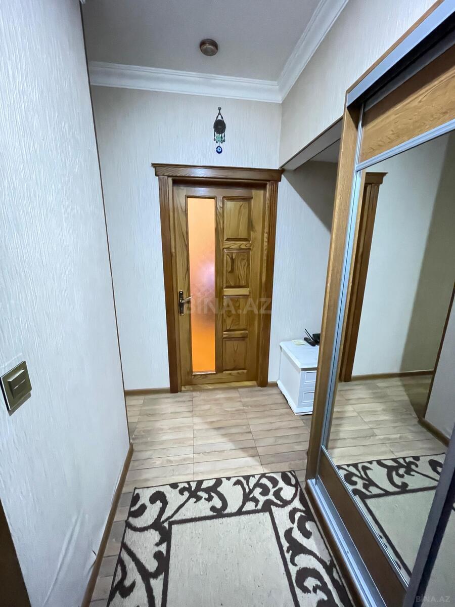 3 otaqlı Köhnə tikili, Memar Əcəmi m., Bakı