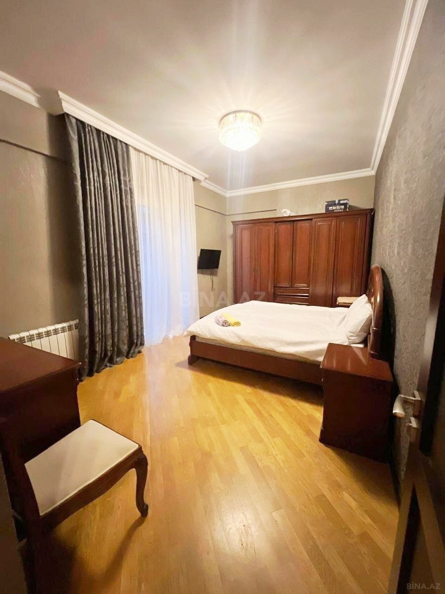 3 otaqlı Yeni tikili, Nizami m., Bakı
