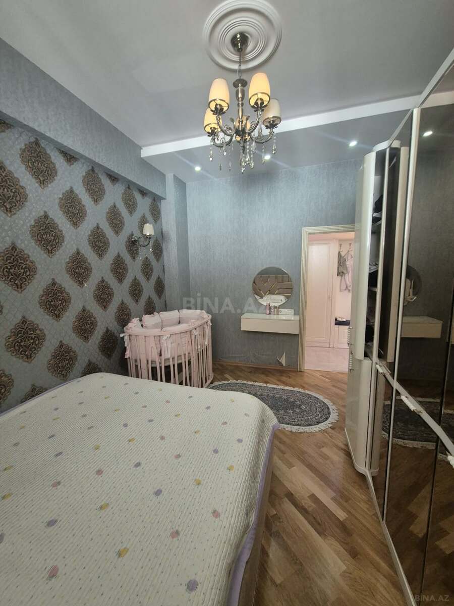 3 otaqlı Yeni tikili, Xırdalan