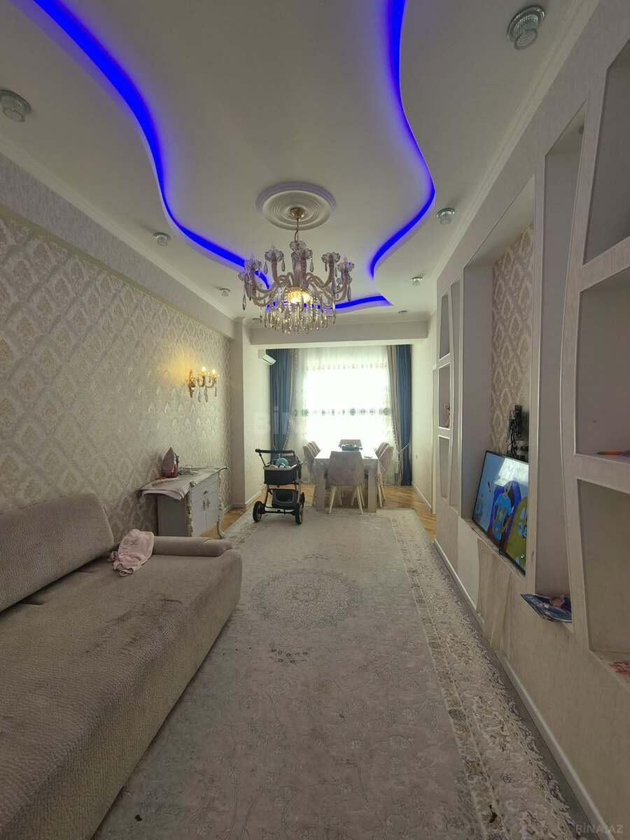 3 otaqlı Yeni tikili, Xırdalan