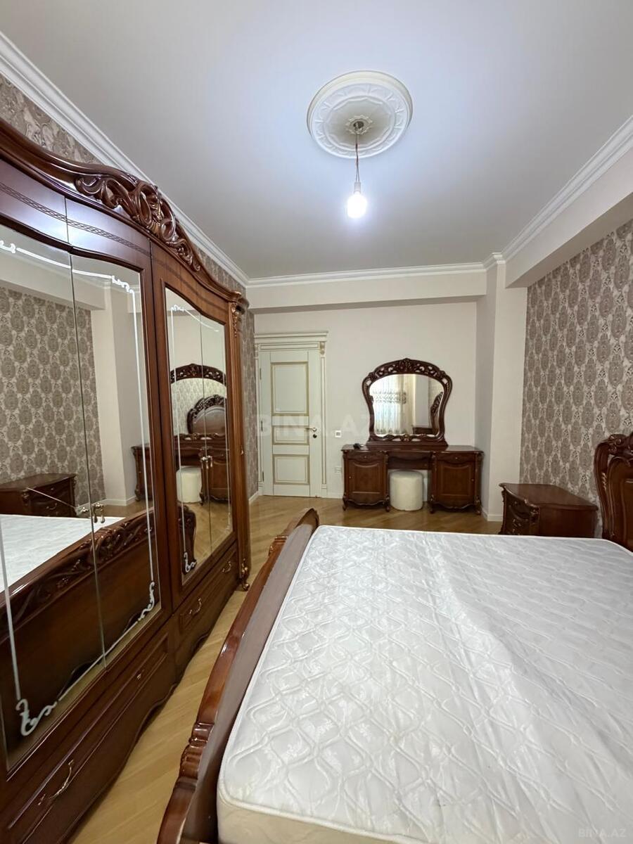 3 otaqlı Yeni tikili, Bakıxanov q., Bakı