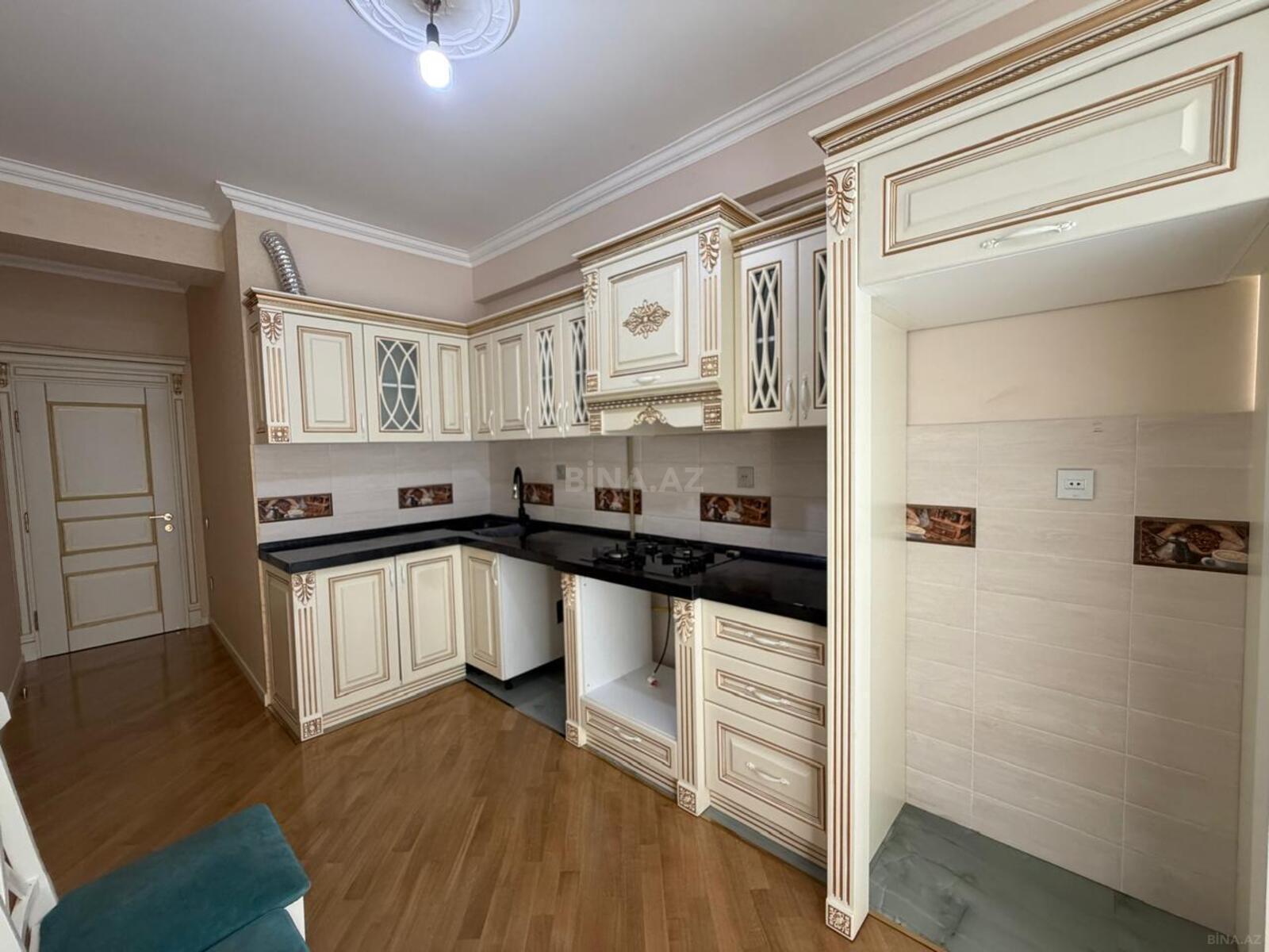 3 otaqlı Yeni tikili, Bakıxanov q., Bakı