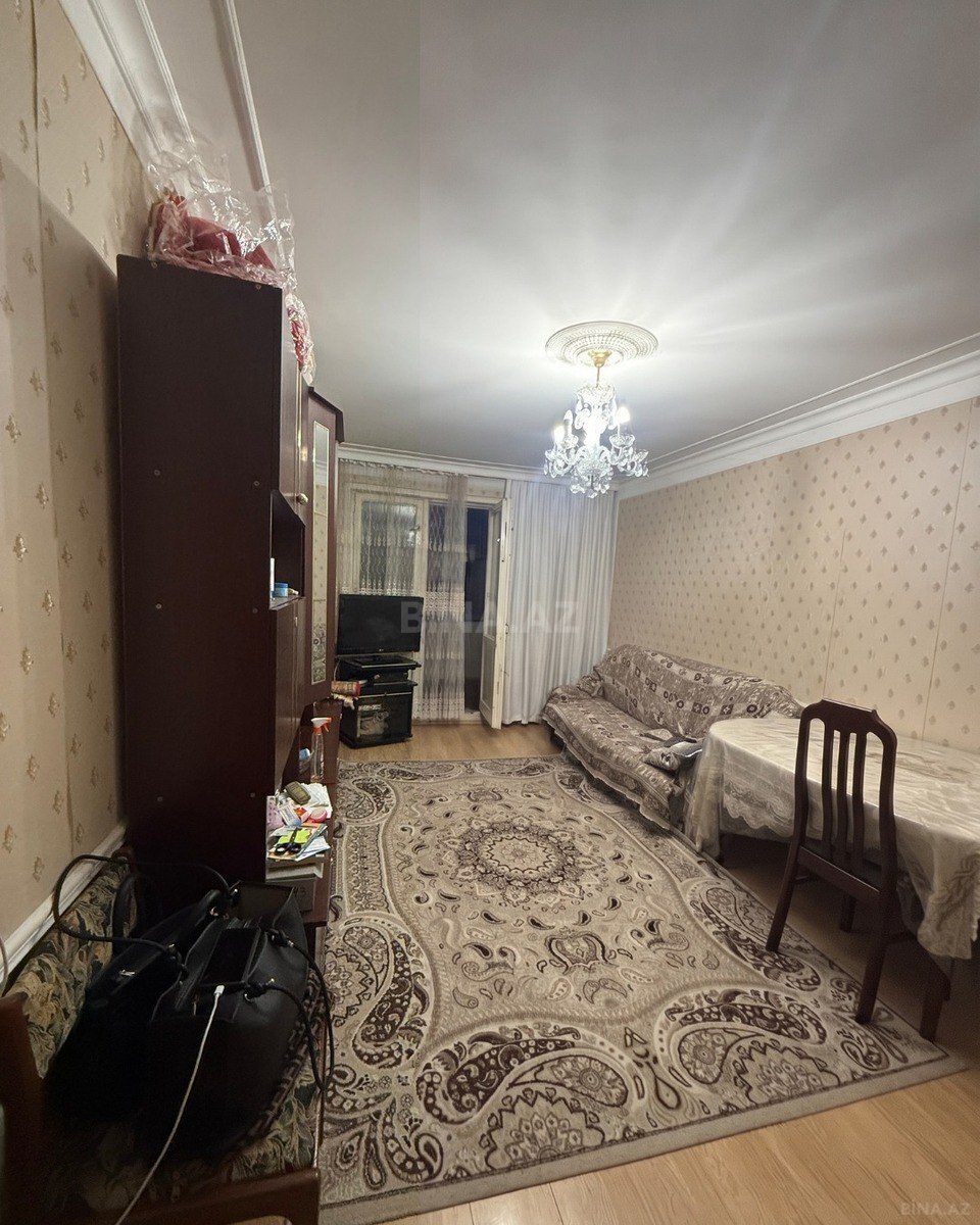 3 otaqlı Köhnə tikili, Xalqlar Dostluğu m., Bakı