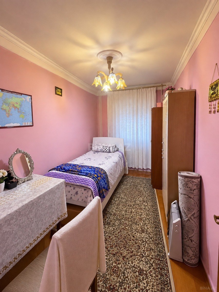 3 otaqlı Köhnə tikili, Xalqlar Dostluğu m., Bakı