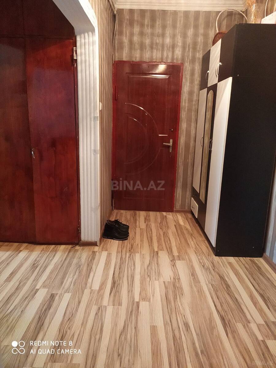 3 otaqlı Köhnə tikili, Bakıxanov q., Bakı