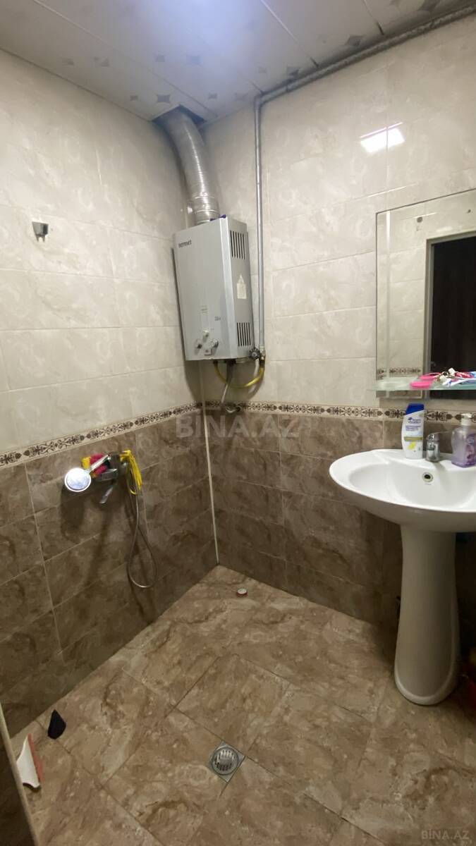 3 otaqlı Köhnə tikili, Bakıxanov q., Bakı
