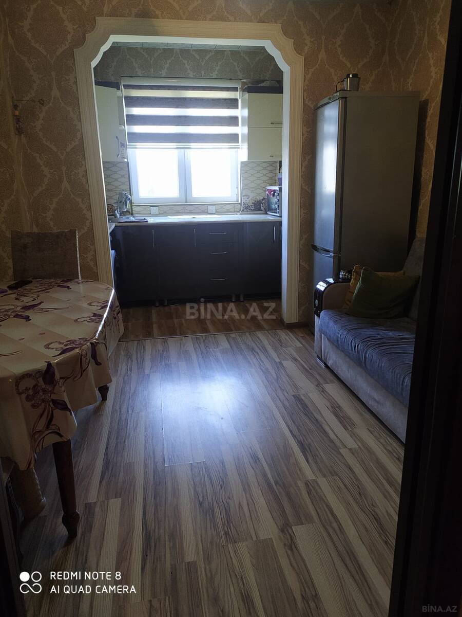 3 otaqlı Köhnə tikili, Bakıxanov q., Bakı