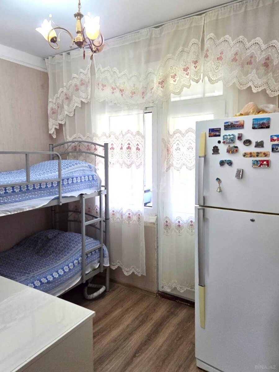 3 otaqlı Köhnə tikili, Həzi Aslanov m., Bakı