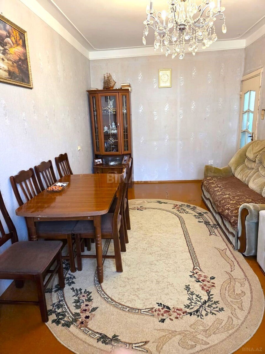 3 otaqlı Köhnə tikili, Həzi Aslanov m., Bakı