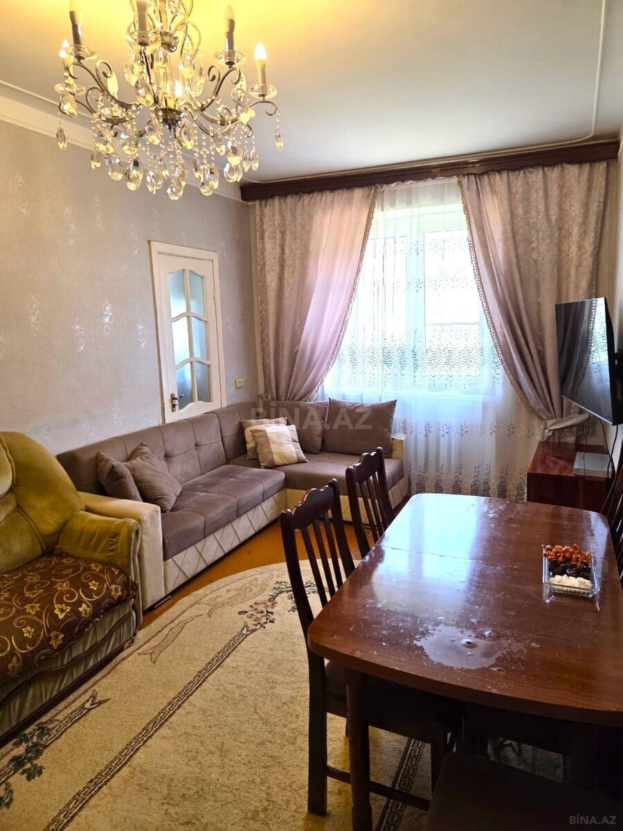 3 otaqlı Köhnə tikili, Həzi Aslanov m., Bakı