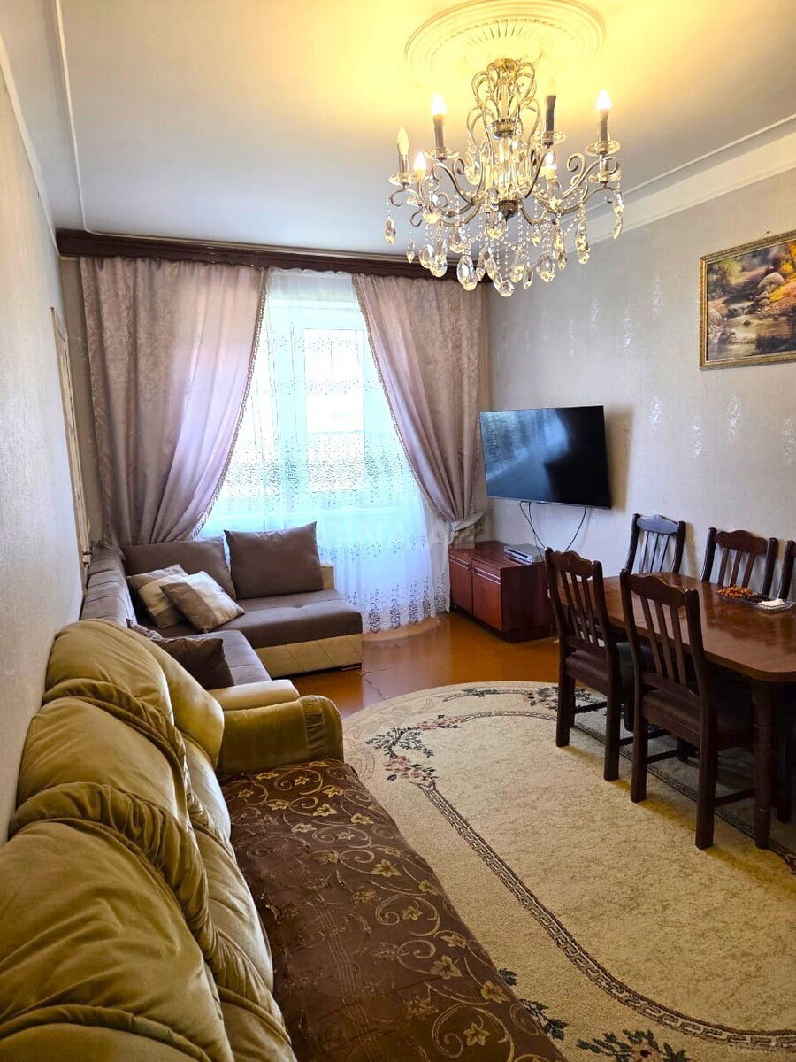 3 otaqlı Köhnə tikili, Həzi Aslanov m., Bakı