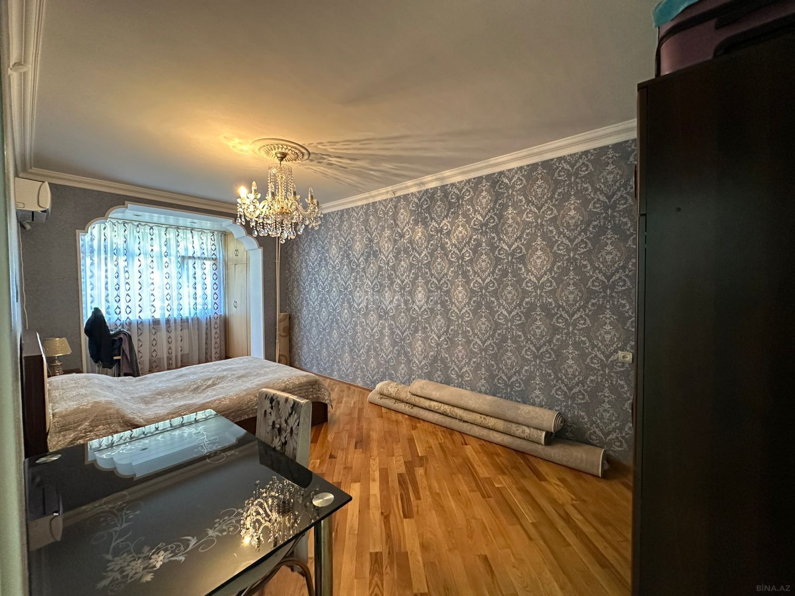 3 otaqlı Köhnə tikili, Bakıxanov q., Bakı