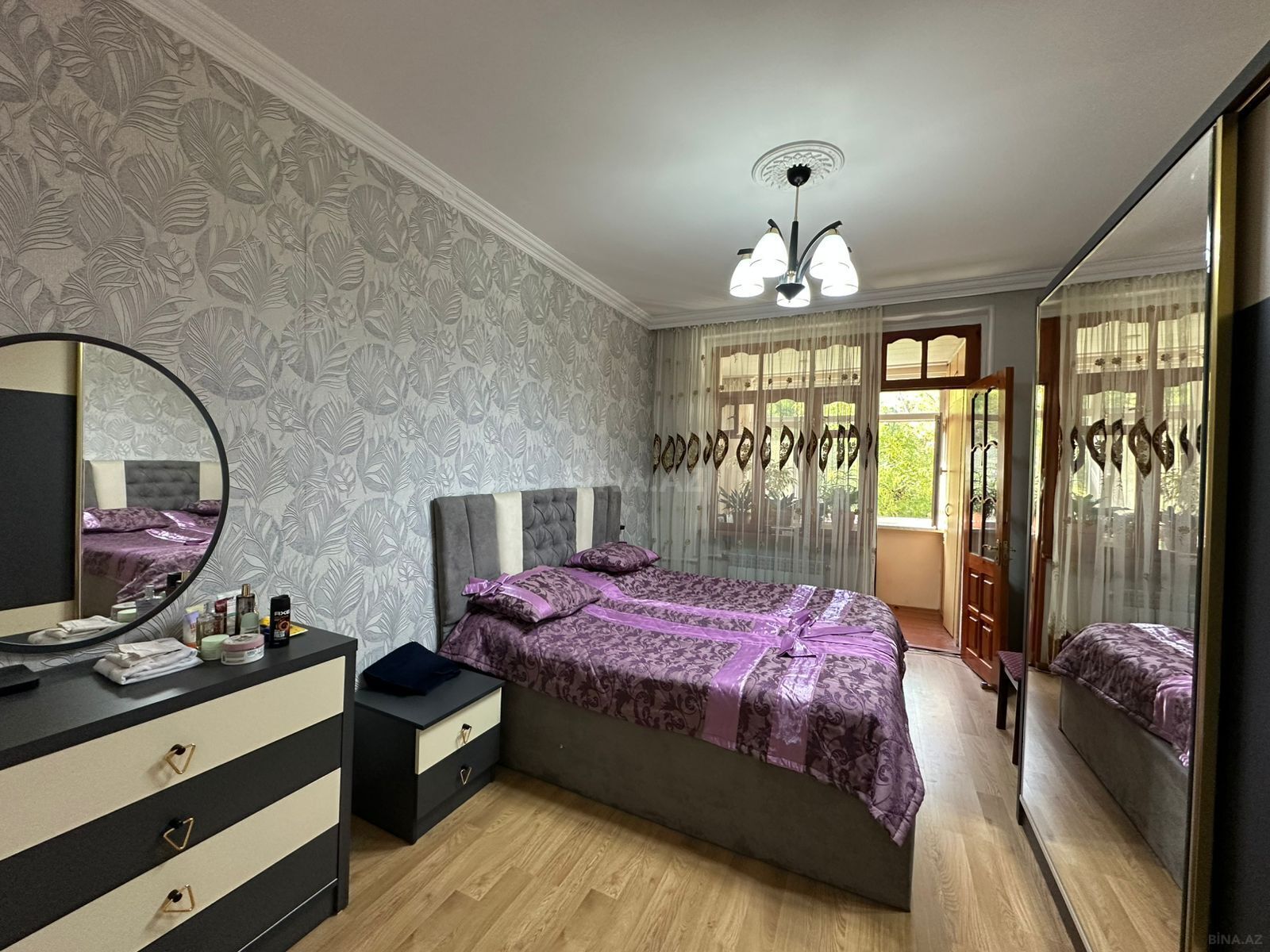 3 otaqlı Köhnə tikili, Bakıxanov q., Bakı