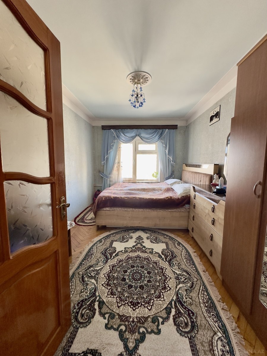 2 otaqlı Köhnə tikili, İnşaatçılar m., Bakı