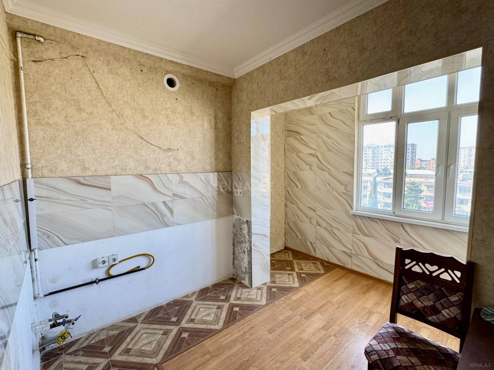 3 otaqlı Köhnə tikili, Xalqlar Dostluğu m., Bakı