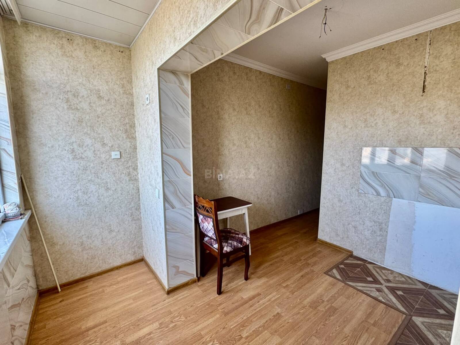 3 otaqlı Köhnə tikili, Xalqlar Dostluğu m., Bakı