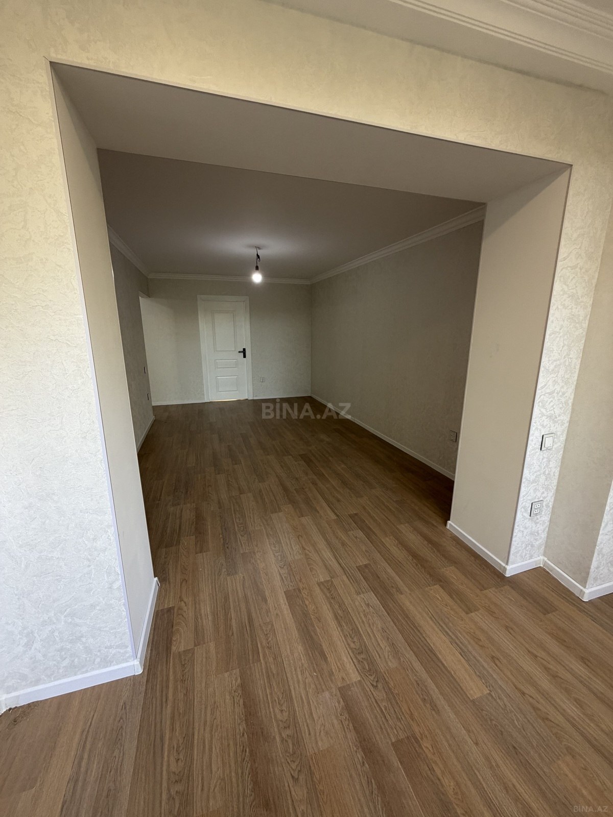3 otaqlı Köhnə tikili, Elmlər Akademiyası m., Bakı