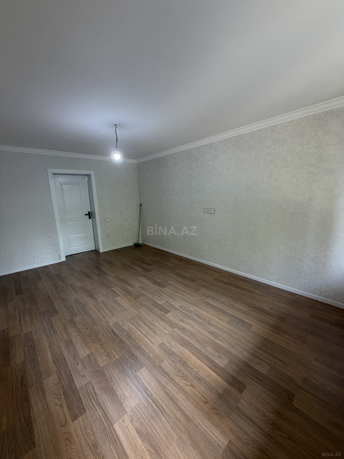 3 otaqlı Köhnə tikili, Elmlər Akademiyası m., Bakı