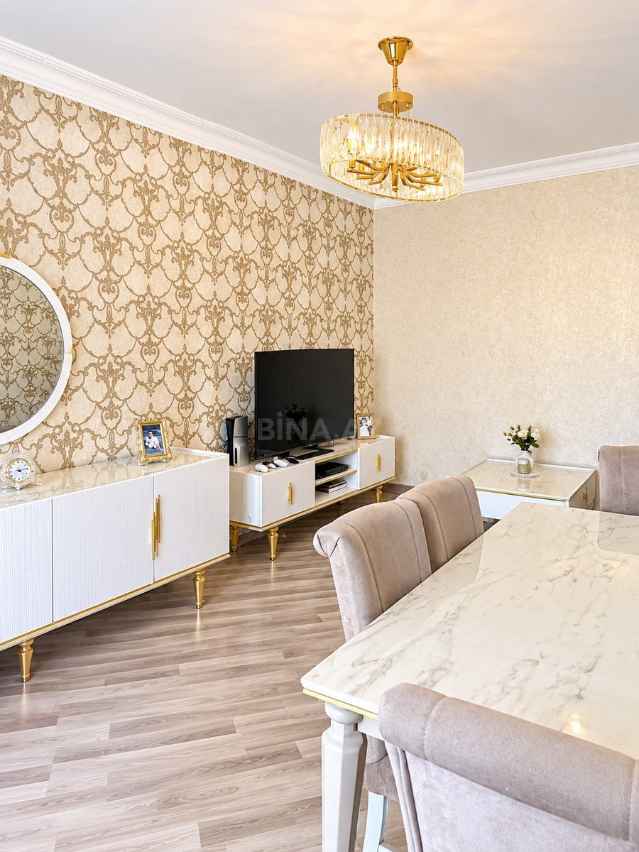 3 otaqlı Köhnə tikili, Xalqlar Dostluğu m., Bakı